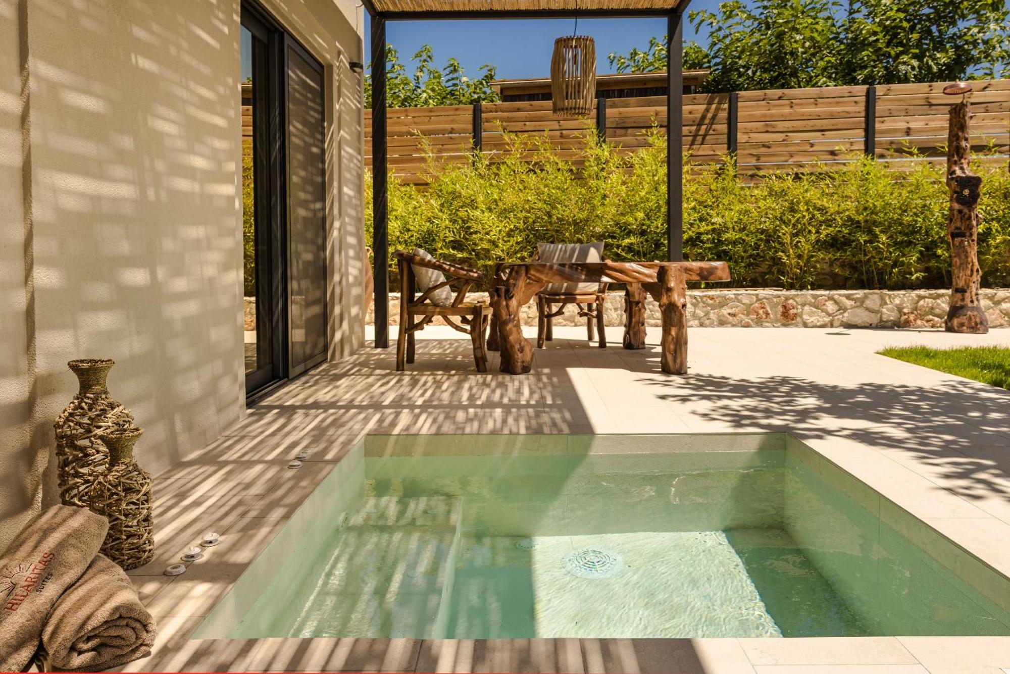 Hilaritas Luxury Suites Sea View, Private Pool & Jacuzzi Paradise Ratzaklíon Esterno foto